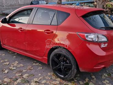 Mazda 3 -  kompletan auto u delovima