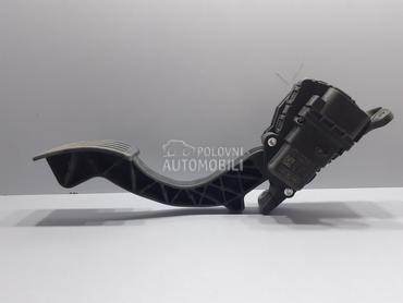 PAPUCICA GASA za Ford Focus