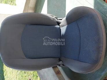 suvozacevo sediste 5 vrata za Peugeot 206