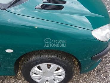 desno krilo zeleno za Peugeot 206
