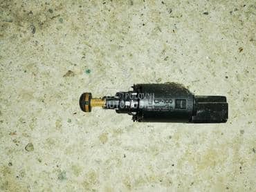 Prekidac stopa za Peugeot 206 od 2000. do 2005. god.