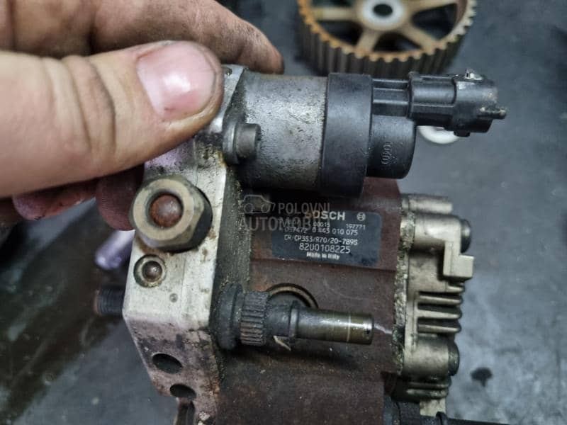 1.9 dci pumpa