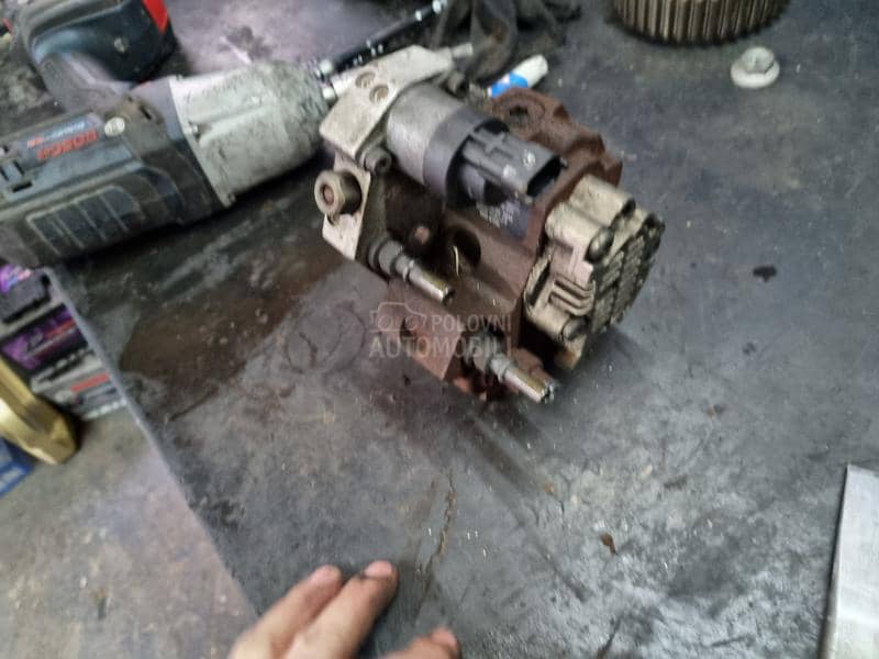 1.9 dci pumpa