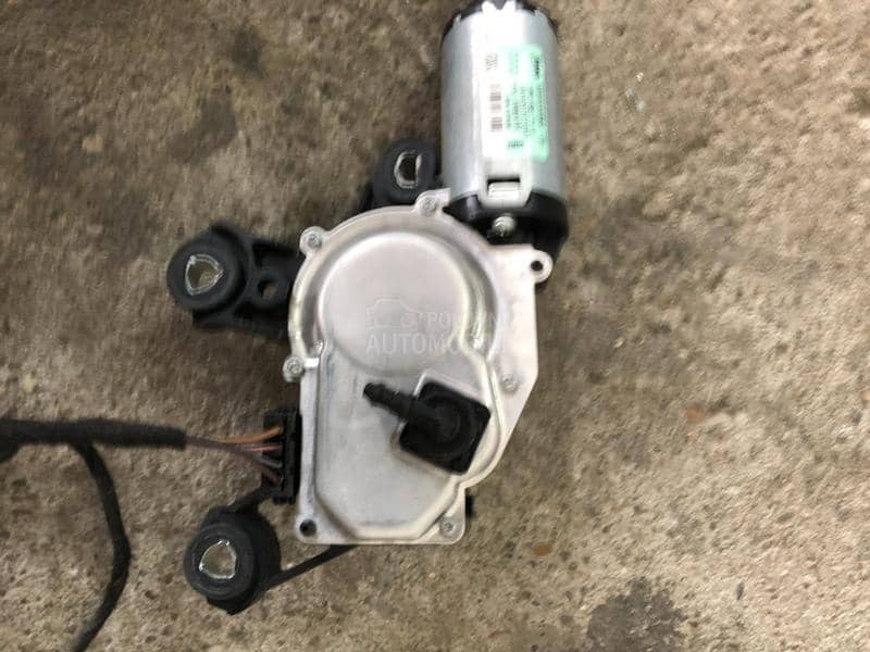 Zadnji motor brisaca