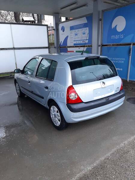 Renault Clio 1.5dci 2004. god. -  kompletan auto u delovima