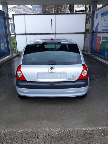 Renault Clio 1.5dci 2004. god. -  kompletan auto u delovima