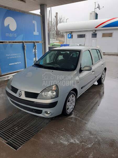 Renault Clio 1.5dci 2004. god. -  kompletan auto u delovima