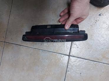 Trece stop svetlo za Peugeot 106 od 1991. do 1996. god.