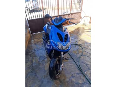 Kupujem Yamaha Aerox