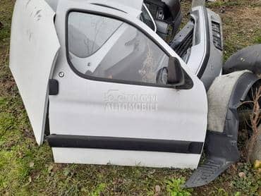 prednja desna vrata za Peugeot Partner