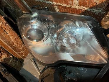 Far ksenon desni kompletan za Volkswagen Touran od 2006. do 2009. god.