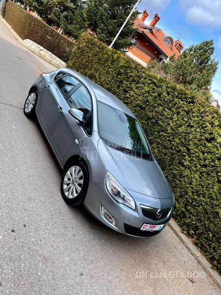 Opel Astra J ESSENTIA CH