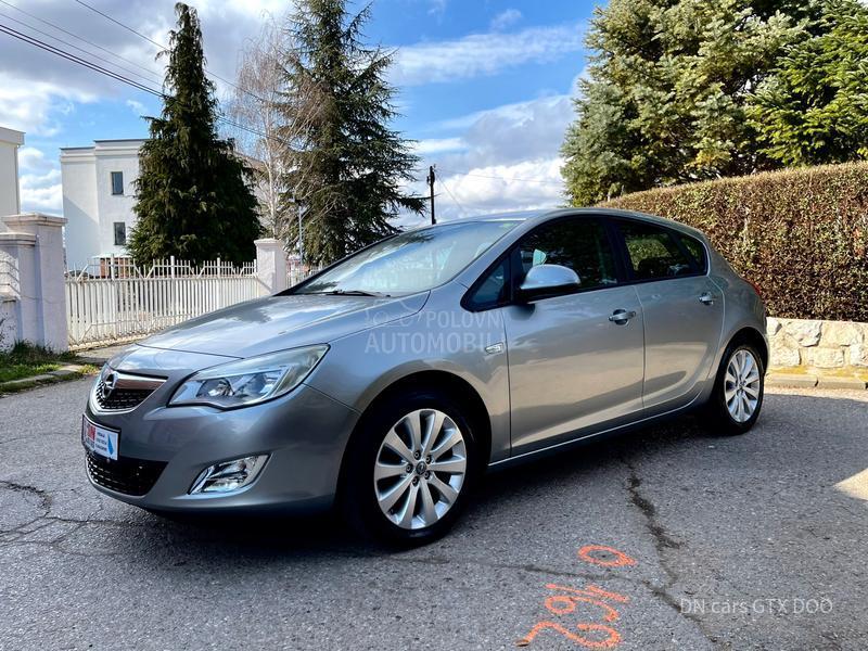 Opel Astra J ESSENTIA CH