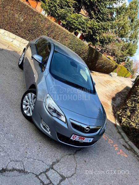 Opel Astra J ESSENTIA CH