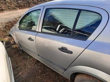 leva vrata za Opel Astra H