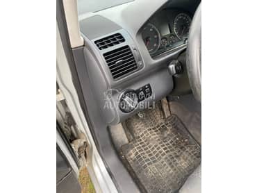 Hladnjaci za Volkswagen Touran od 2003. do 2006. god.