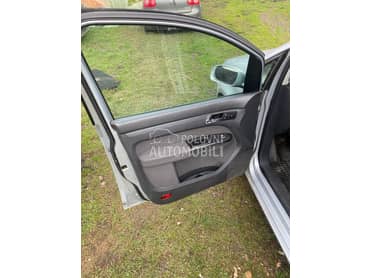 Tapaciri za Volkswagen Touran od 2003. do 2006. god.