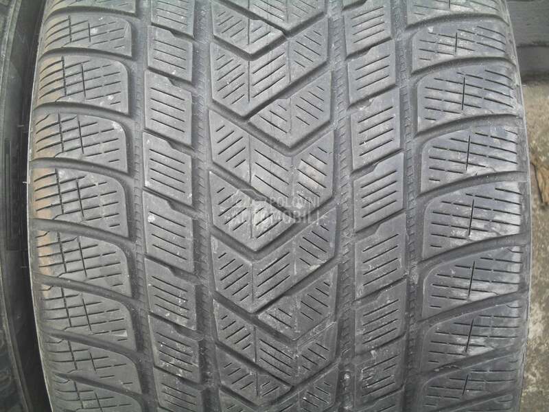 Pirelli 305/35 R21 Zimska
