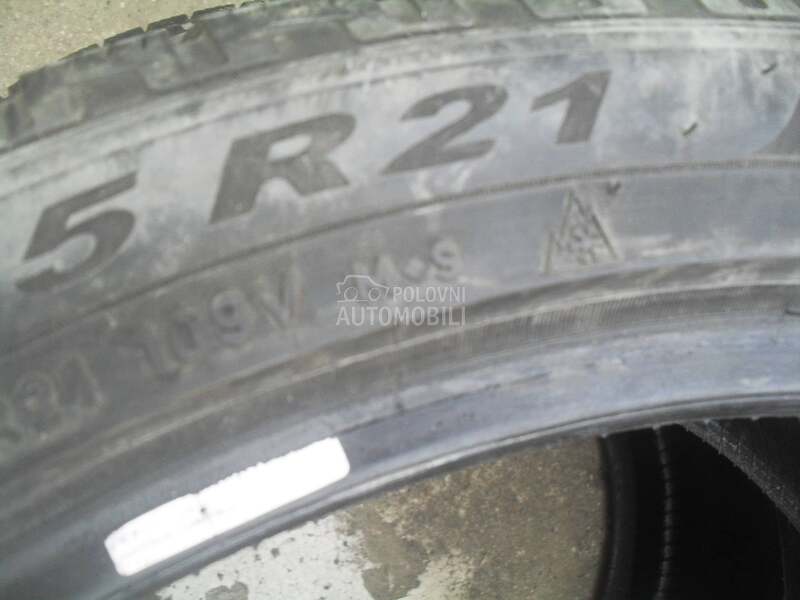 Pirelli 305/35 R21 Zimska