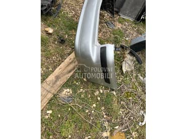 Branik zadnji za Volkswagen Sharan od 2001. do 2007. god.