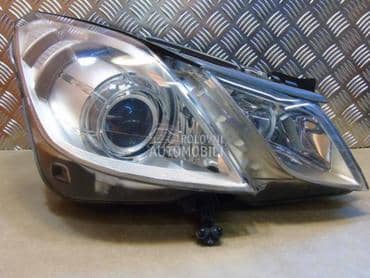 Desni far za Mercedes Benz E 200, E 220, E 230 ... od 2009. do 2017. god.