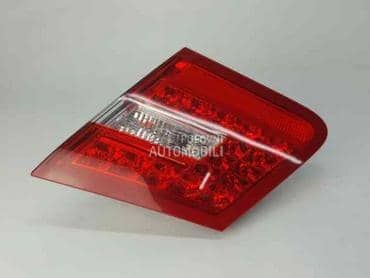 Stop svetlo desno za Mercedes Benz E 200, E 220, E 230 ... od 2009. do 2017. god.