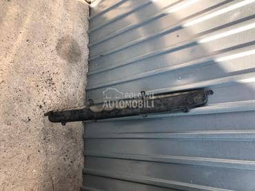 Plastika iza maske u braniku za Audi Q5 od 2008. do 2012. god.