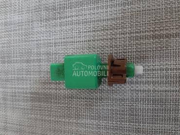 Prekidac stop svetla za Toyota Yaris od 2006. do 2012. god.