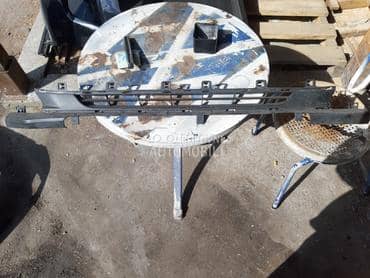 Rešetka branika za Peugeot 208