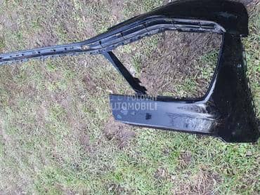 branik s line za Audi Q8, SQ8