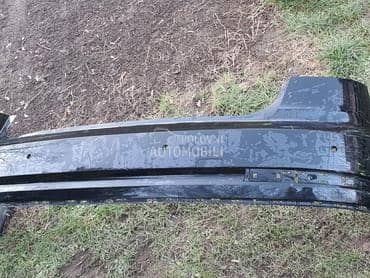 zadnji branik d5 za Audi A8