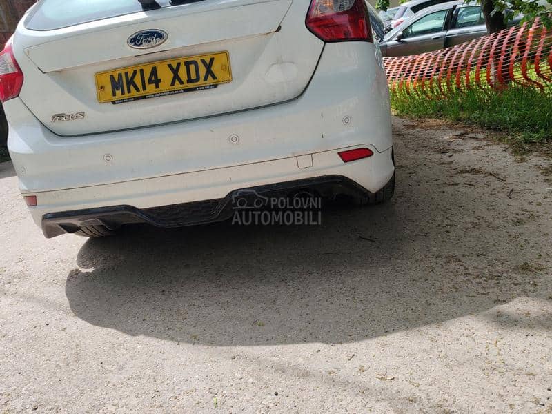 Ford Focus 2012. god. -  kompletan auto u delovima