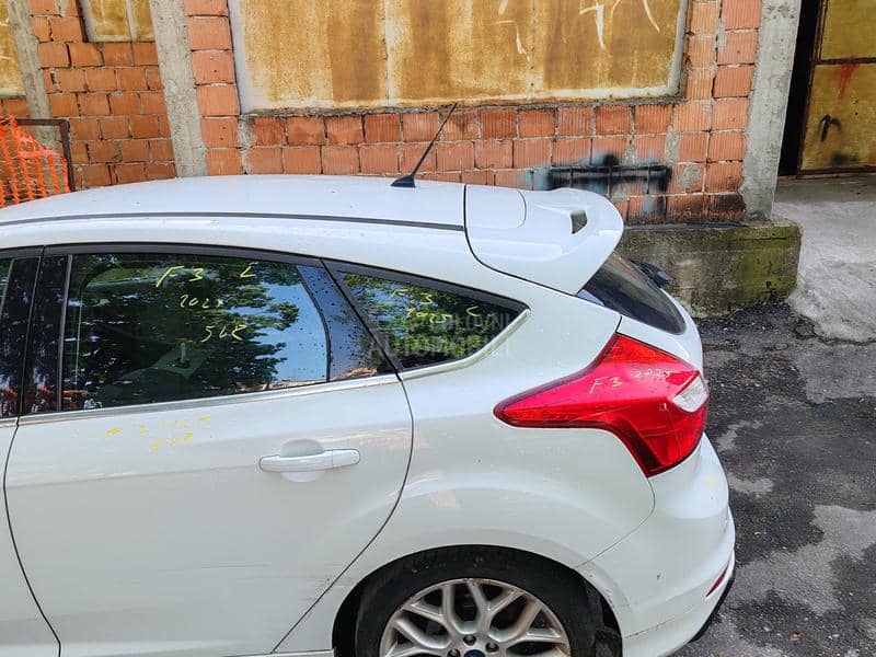Ford Focus 2012. god. -  kompletan auto u delovima