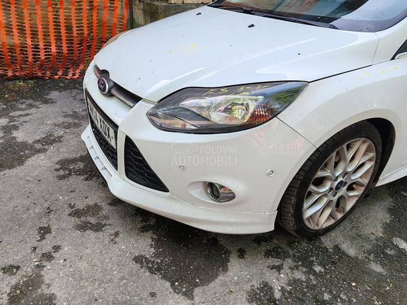 Ford Focus 2012. god. -  kompletan auto u delovima