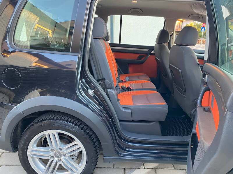 Volkswagen Touran 1.4Tsi Cross
