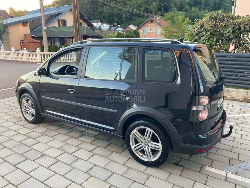 Volkswagen Touran 1.4Tsi Cross