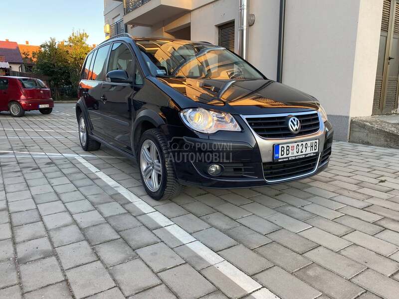 Volkswagen Touran 1.4Tsi Cross