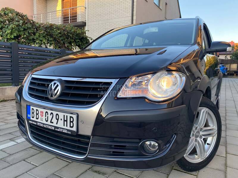 Volkswagen Touran 1.4Tsi Cross