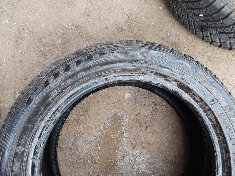 Goodyear 195/55 R16 Zimska