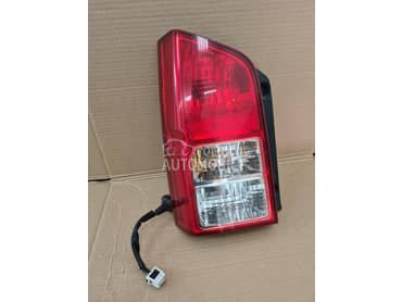 stop svetla R51 za Nissan Pathfinder od 2005. do 2012. god.