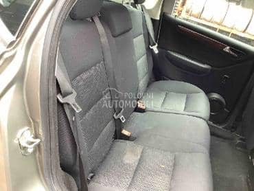 A klasa zadnja klupa za Mercedes Benz A 140, A 150, A 160 ... od 2004. do 2012. god.