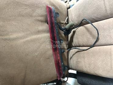 Trece stop svetlo za Audi Q7 od 2005. do 2014. god.