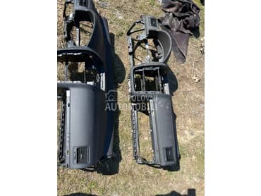 Instrument tabla za Volkswagen Golf 5 od 2004. do 2009. god.