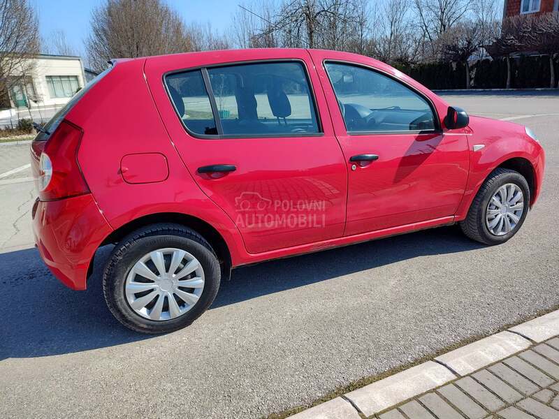 Dacia Sandero 1.5dci 2004. god. -  kompletan auto u delovima