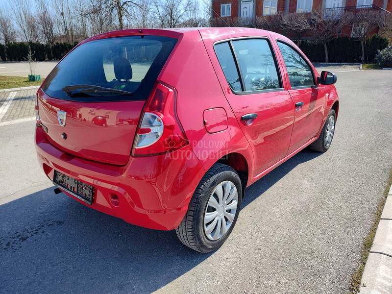 Dacia Sandero 1.5dci 2004. god. -  kompletan auto u delovima