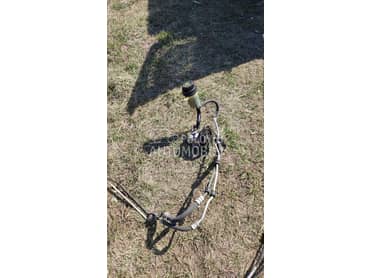 Posuda za servo za Ford Focus od 2007. do 2011. god.