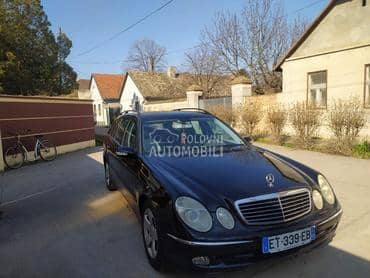 Mercedes Benz E Klasa -  kompletan auto u delovima