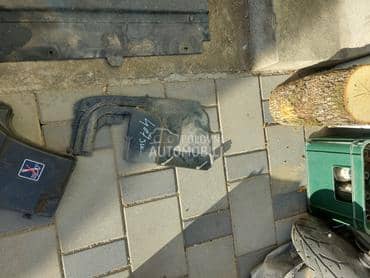 Poklopac akumulatora osiguraca za Peugeot 407