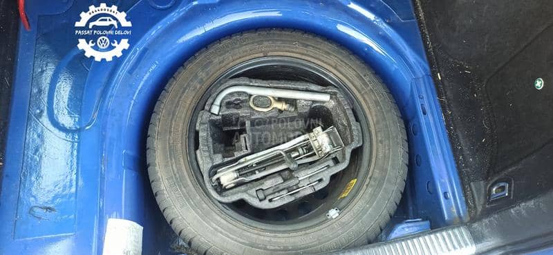 Volkswagen Bora V5 -  kompletan auto u delovima