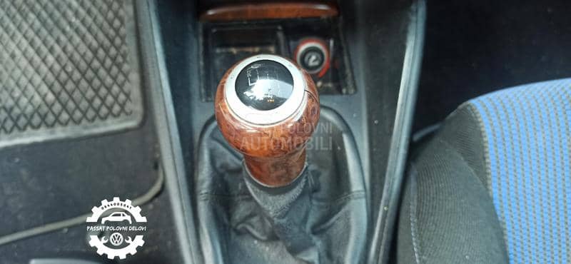 Volkswagen Bora V5 -  kompletan auto u delovima